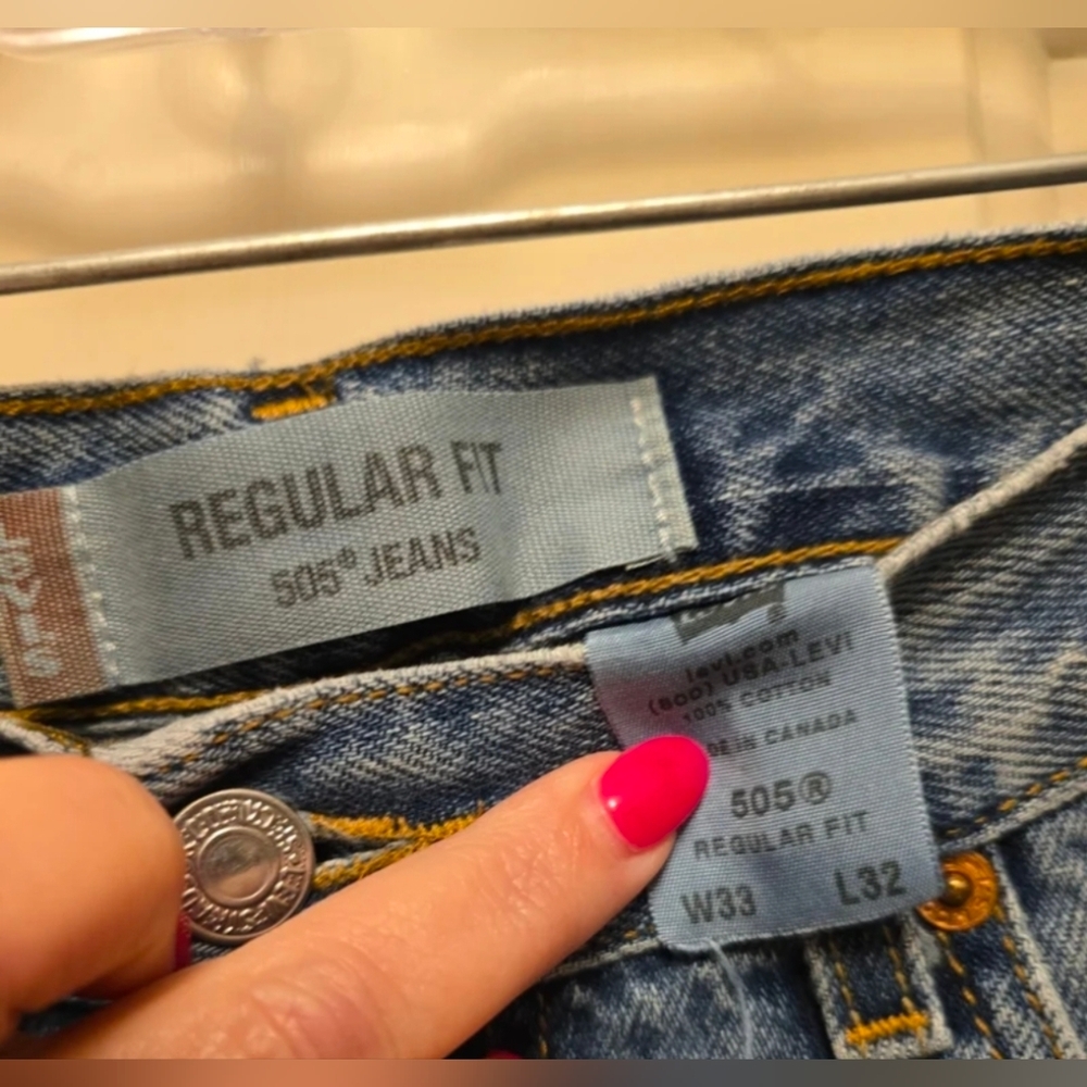 Levi's Classic Straight Denim Jeans - Picture 3 of 5